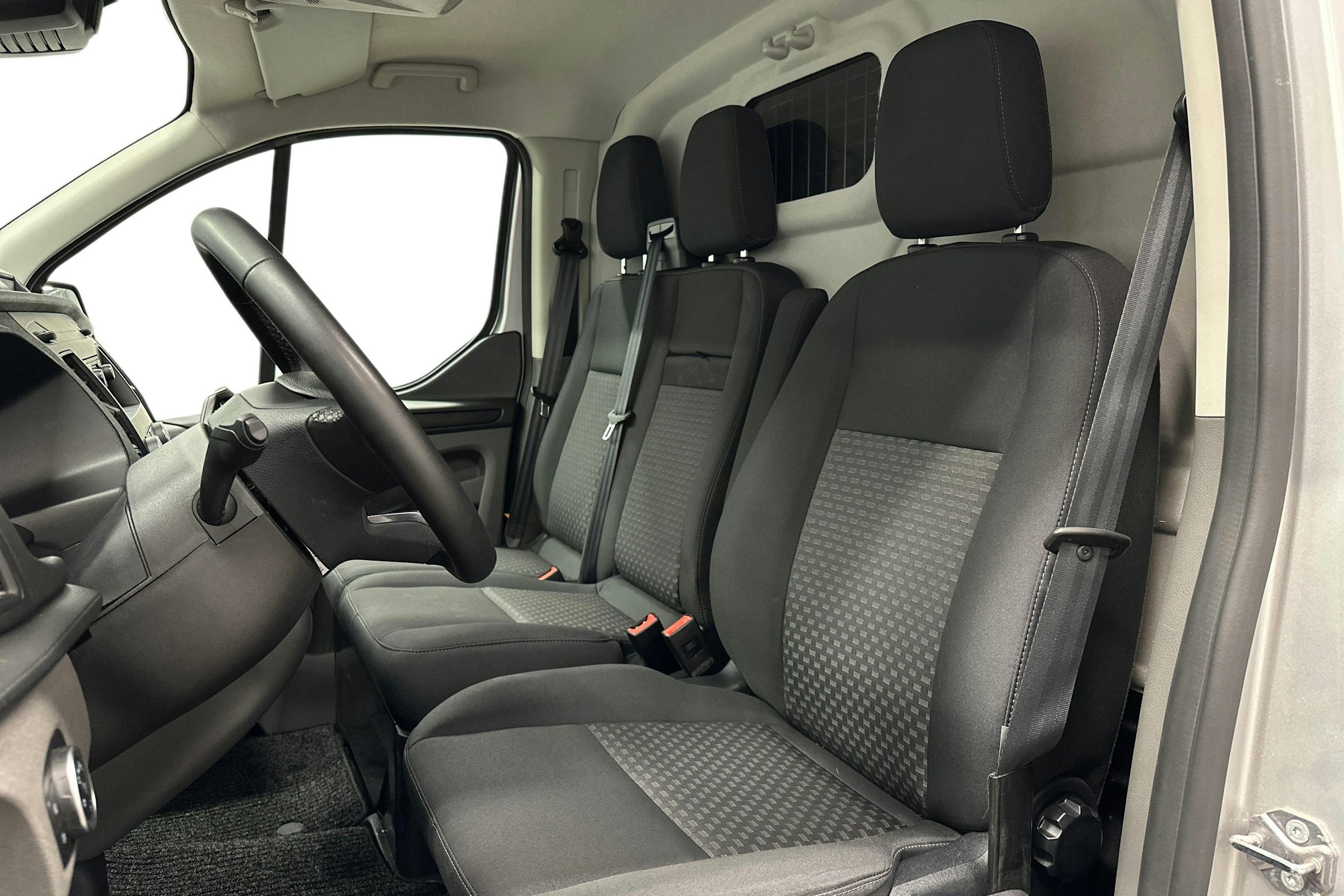 hopea Ford Transit Custom 2022 kuva 8.