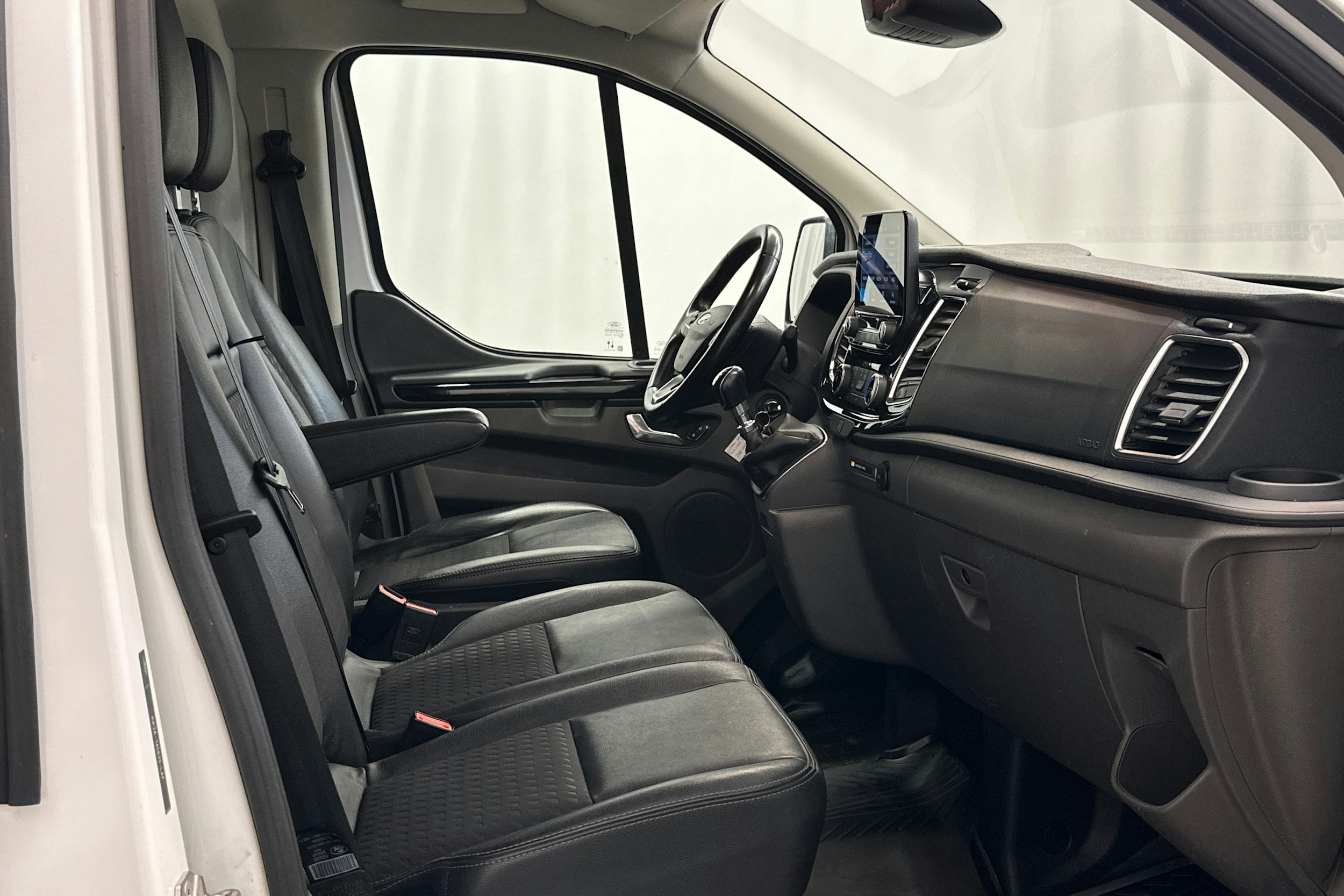 valkoinen Ford Transit Custom 2022 kuva 21.