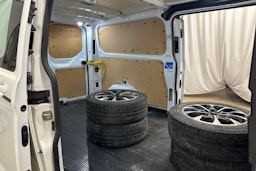 valkoinen Ford Transit Custom 2022 kuva 23.