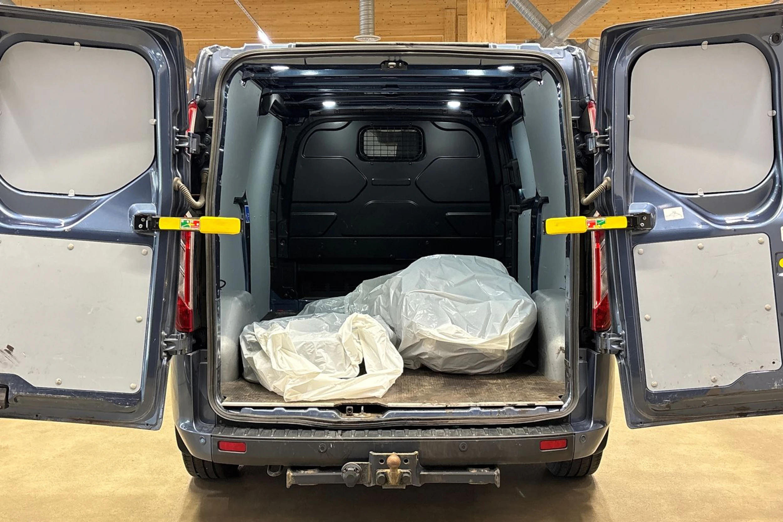 sininen Ford Transit Custom 2023 kuva 27.