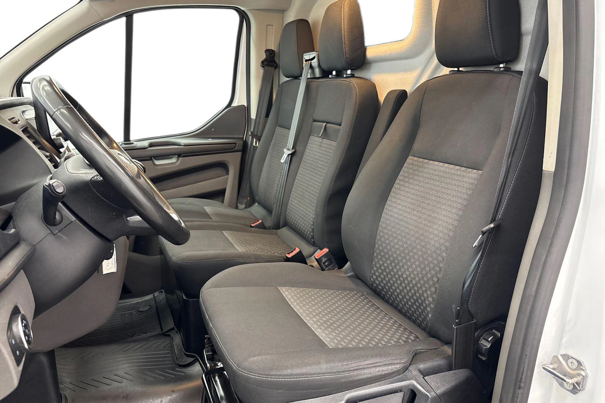 valkoinen Ford Transit Custom 2023 kuva 8.