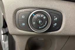valkoinen Ford Transit Custom 2023 kuva 19.