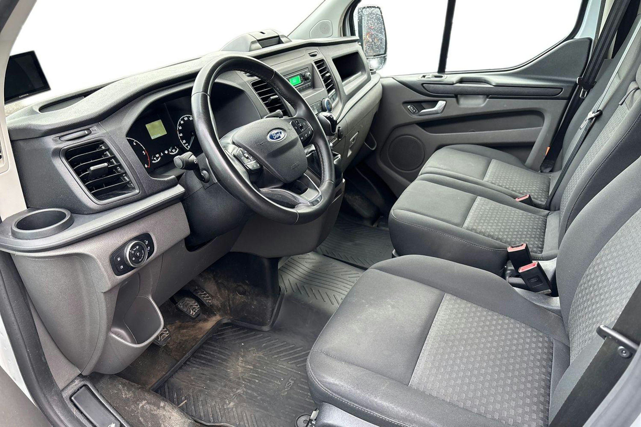 Valkoinen Ford Transit Custom 2023 kuva 3.
