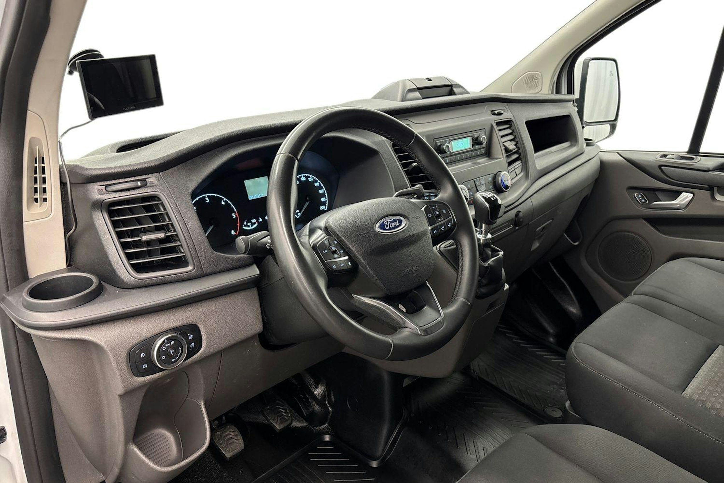 Valkoinen Ford Transit Custom 2023 kuva 7.