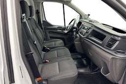 Valkoinen Ford Transit Custom 2023 kuva 8.