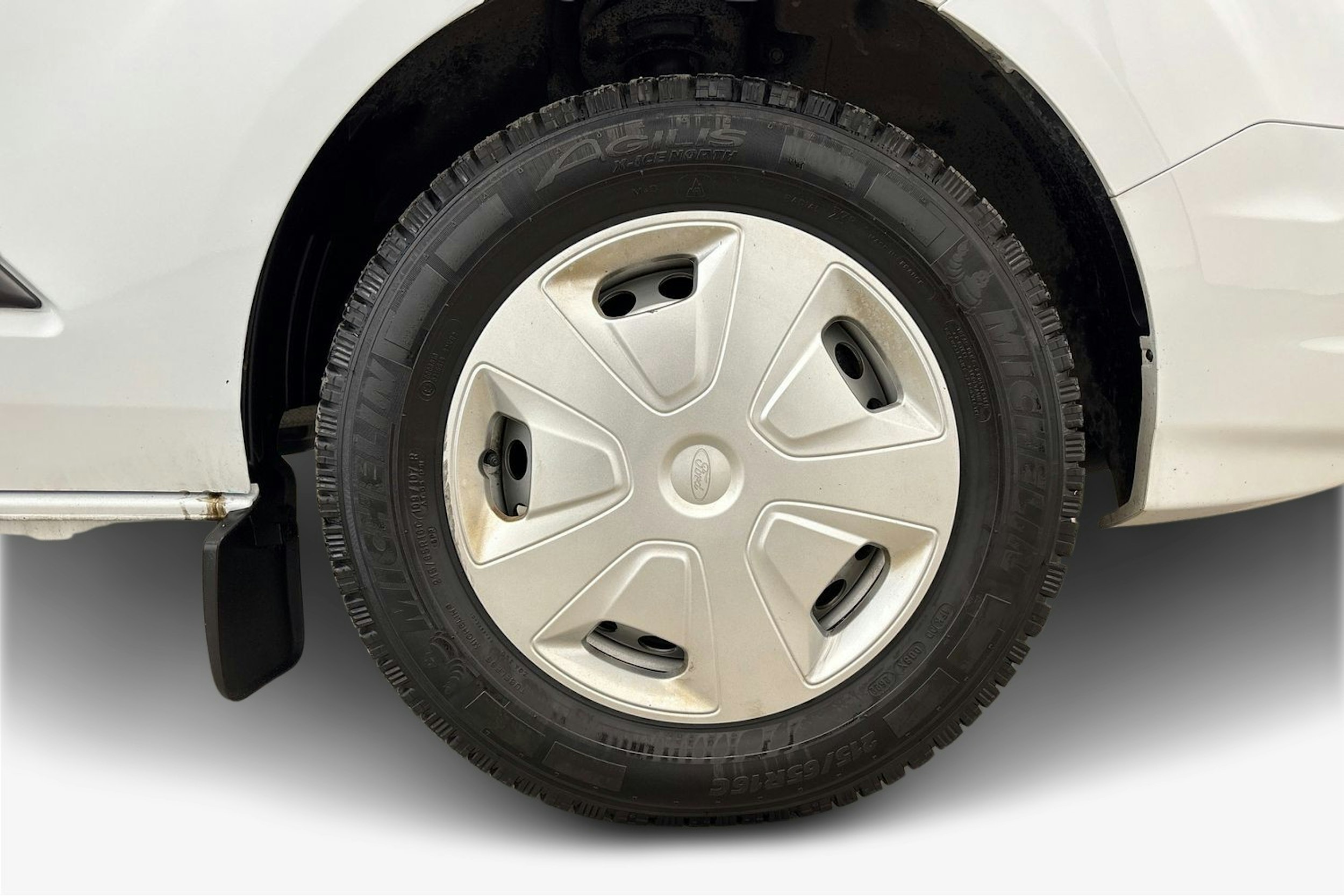 Valkoinen Ford Transit Custom 2023 kuva 9.