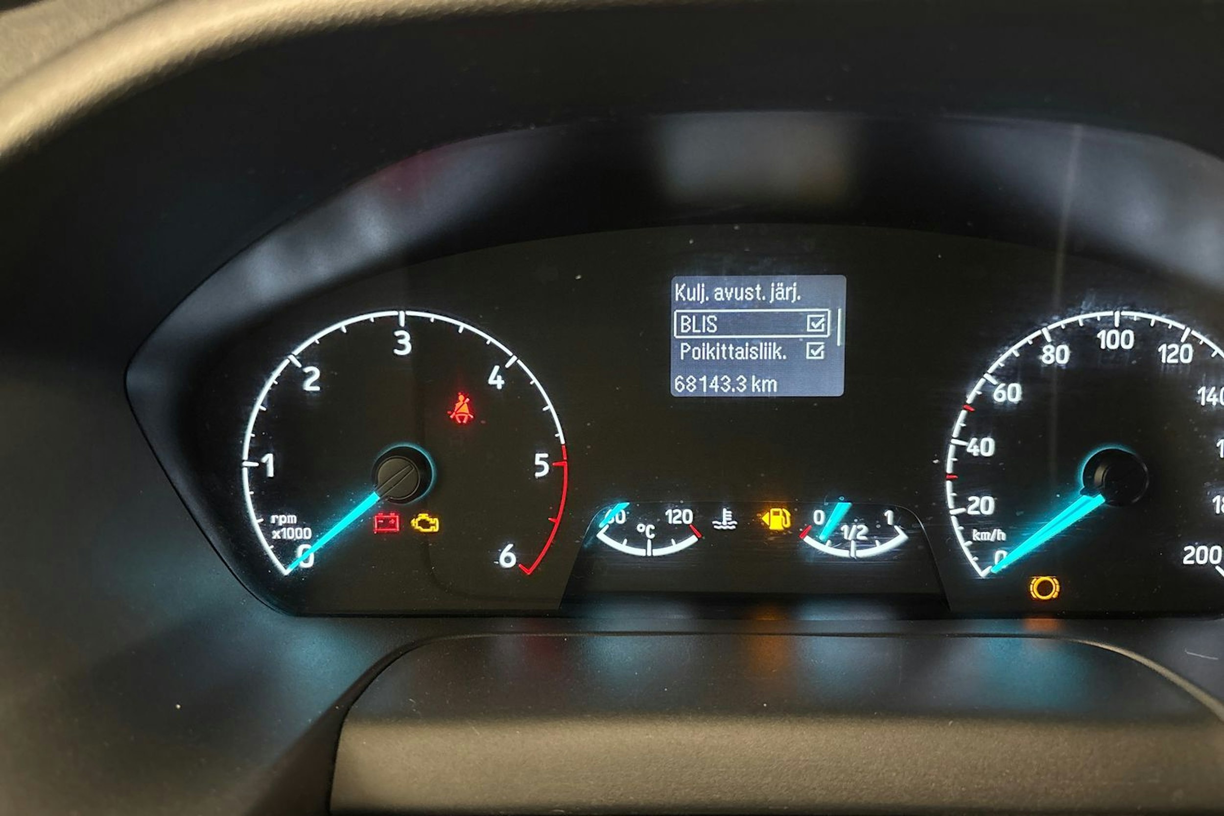 Valkoinen Ford Transit Custom 2023 kuva 22.