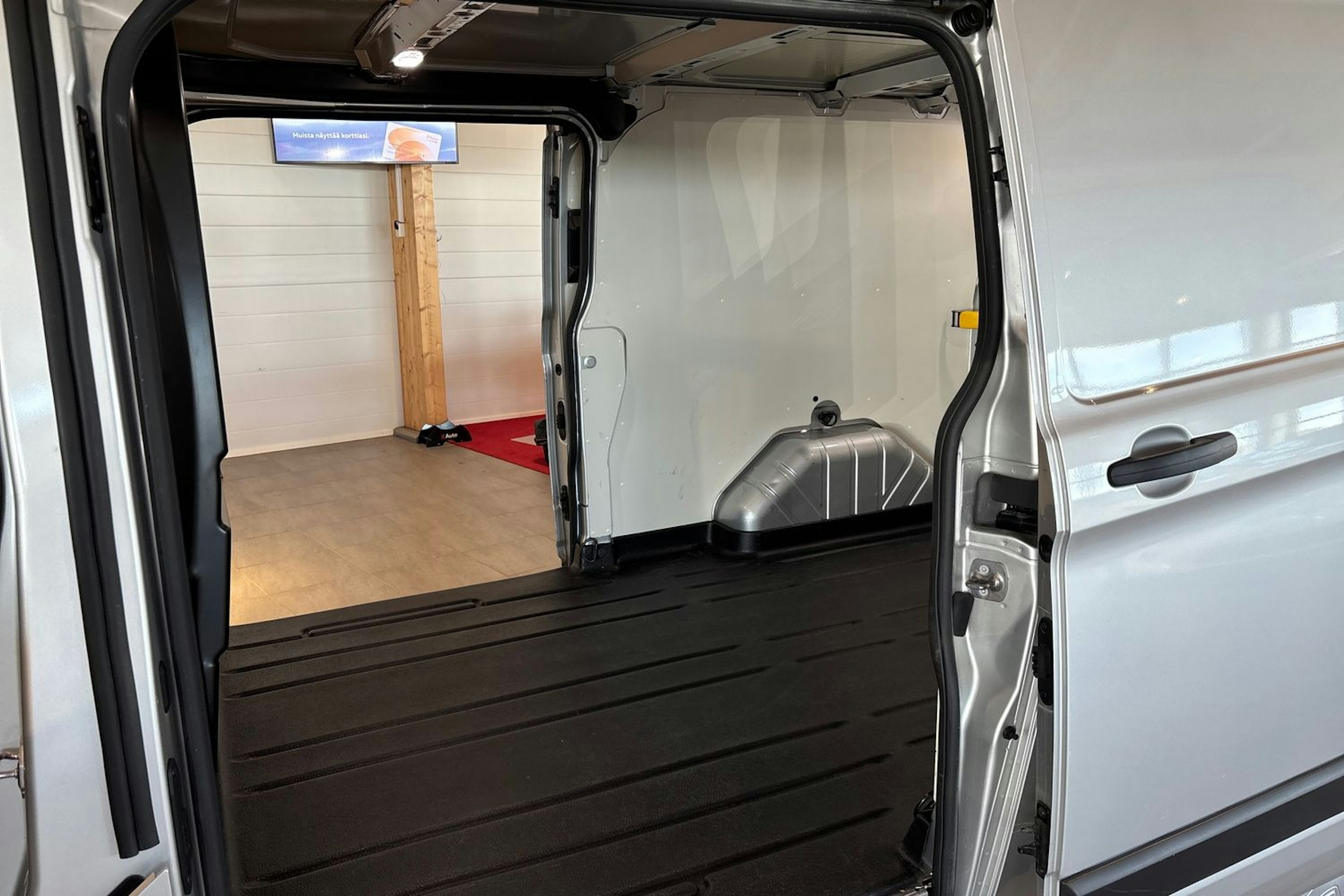 Harmaa Ford Transit Custom 2023 kuva 22.
