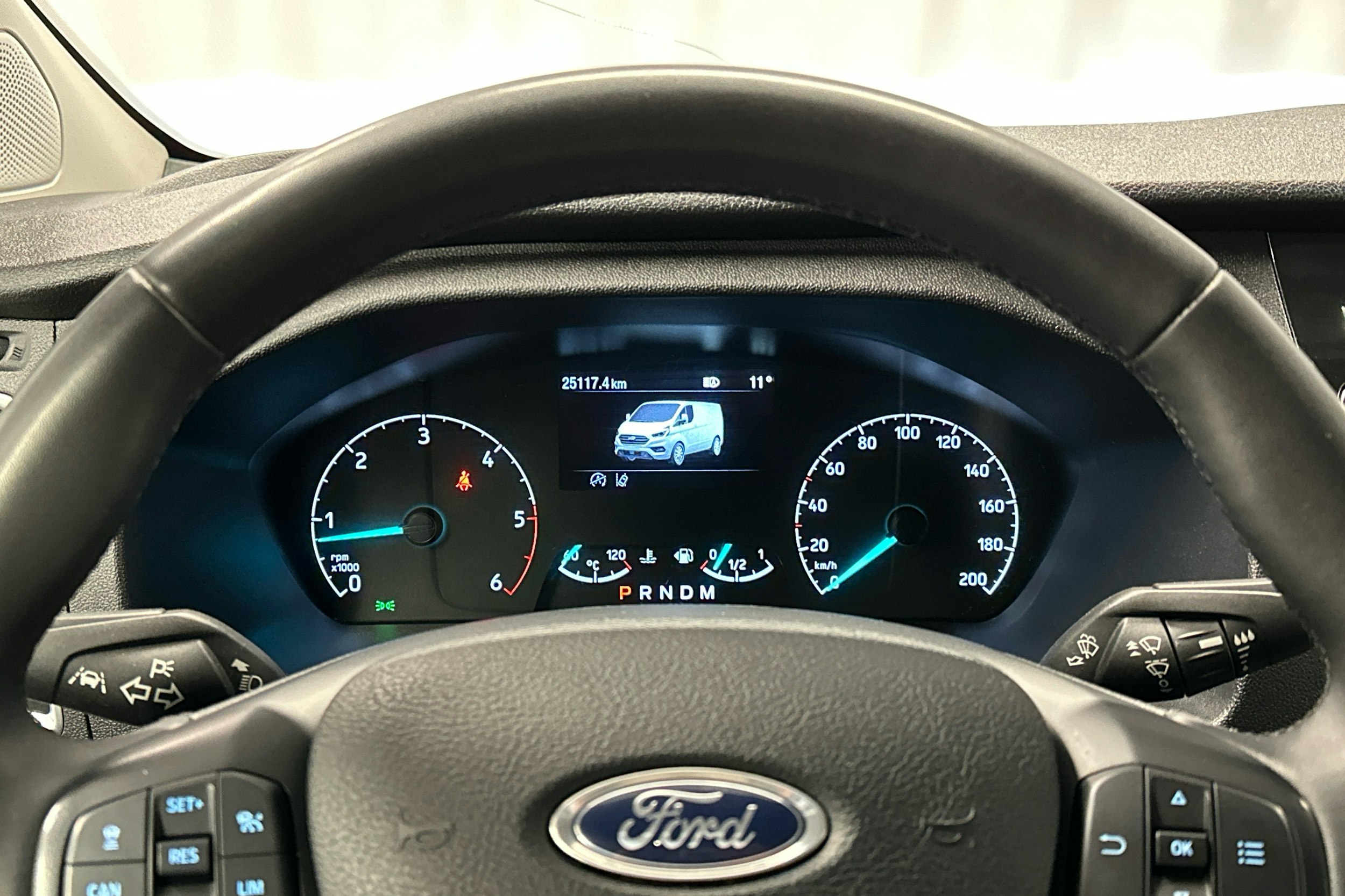valkoinen Ford Transit Custom 2023 kuva 11.