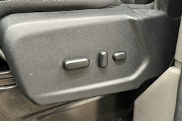 valkoinen Ford Transit Custom 2023 kuva 16.