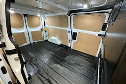 valkoinen Ford Transit Custom 2023 kuva 19.
