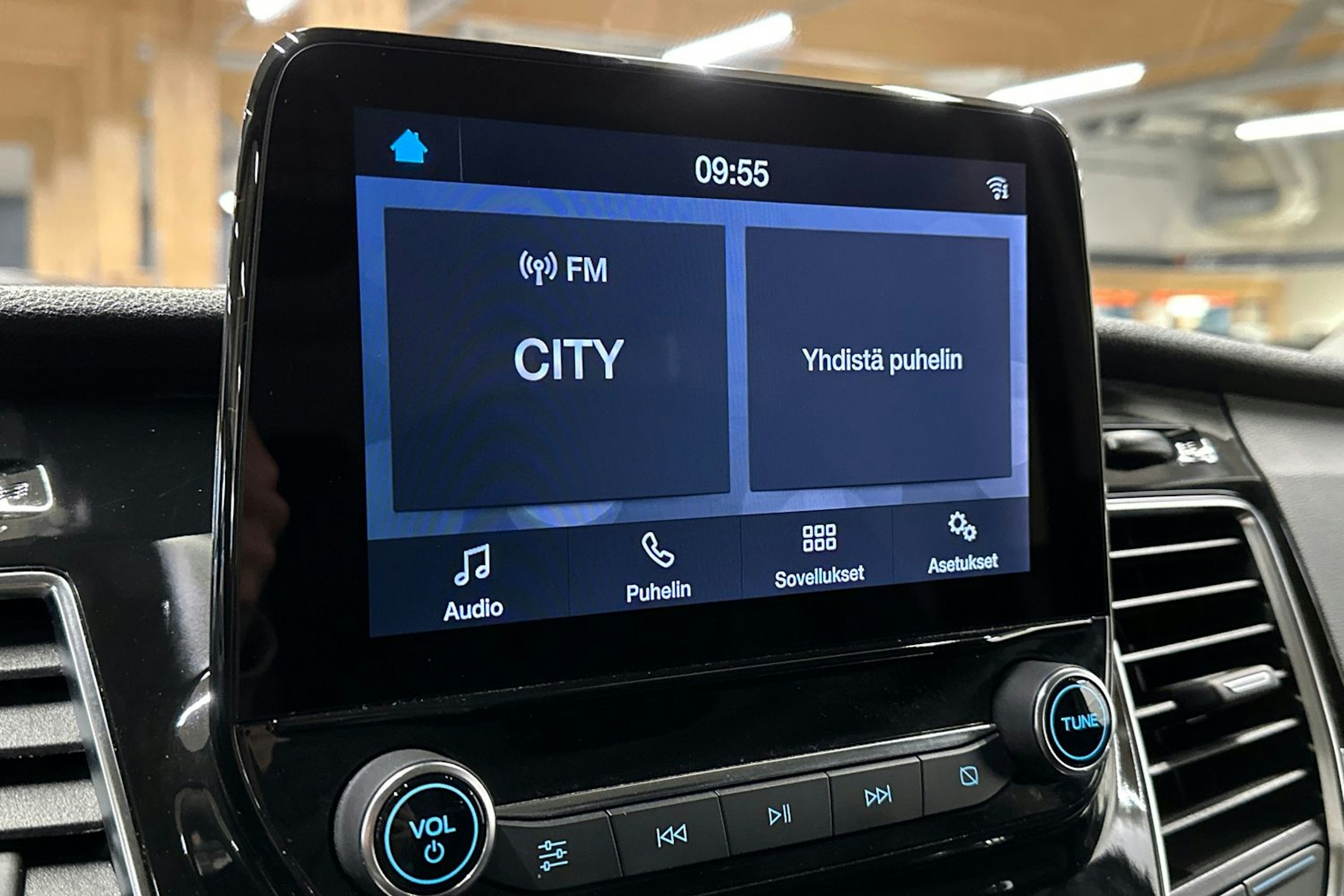 valkoinen Ford Transit Custom 2023 kuva 18.