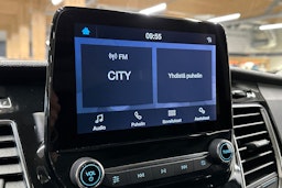 valkoinen Ford Transit Custom 2023 kuva 18.