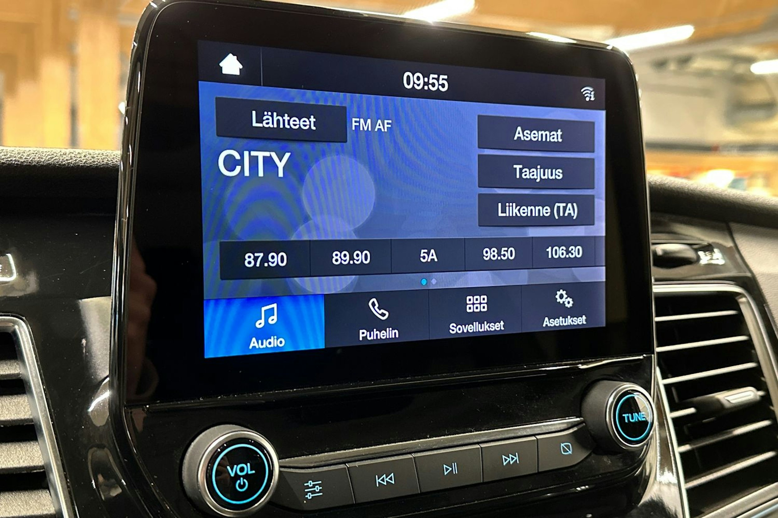 valkoinen Ford Transit Custom 2023 kuva 19.