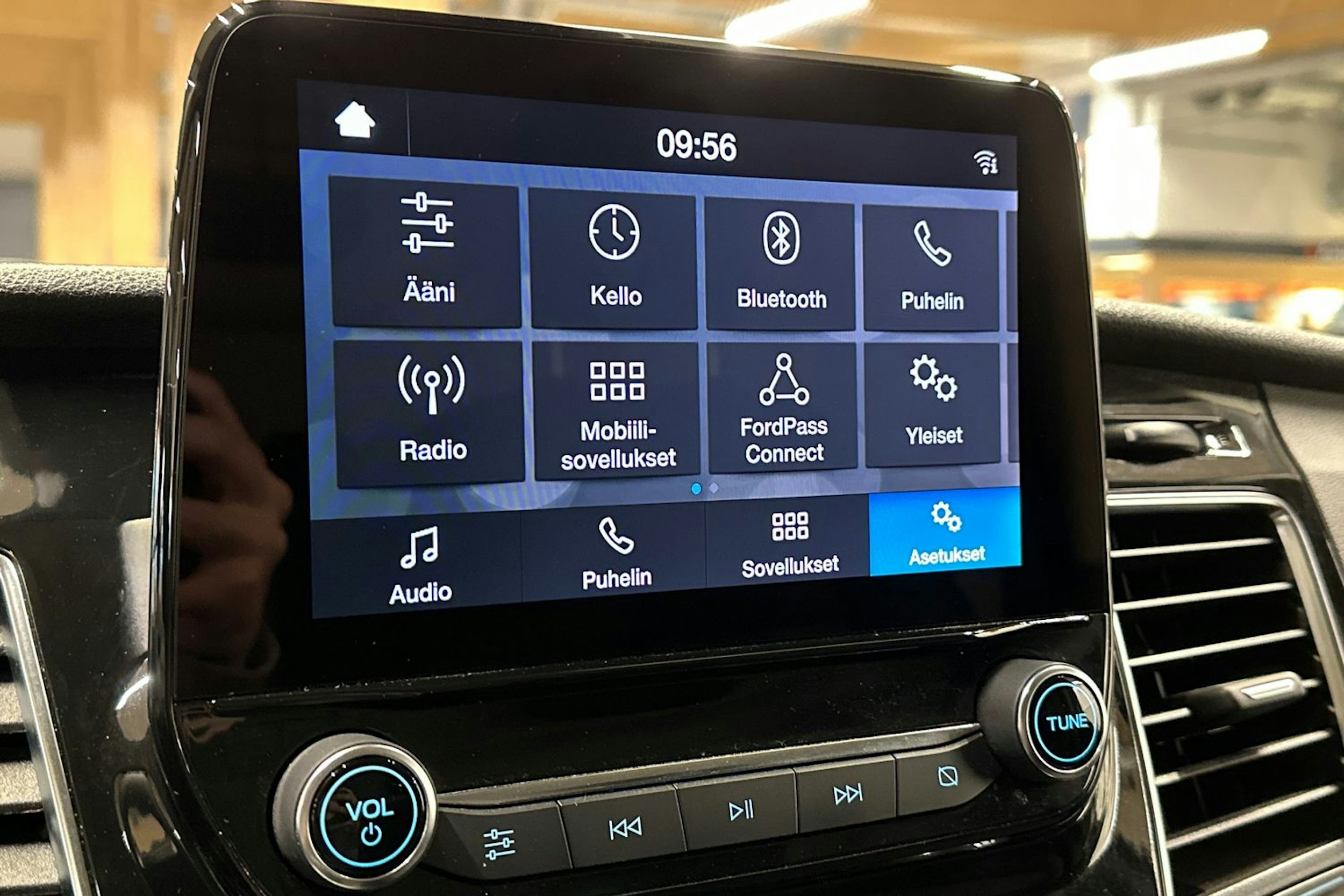 valkoinen Ford Transit Custom 2023 kuva 21.