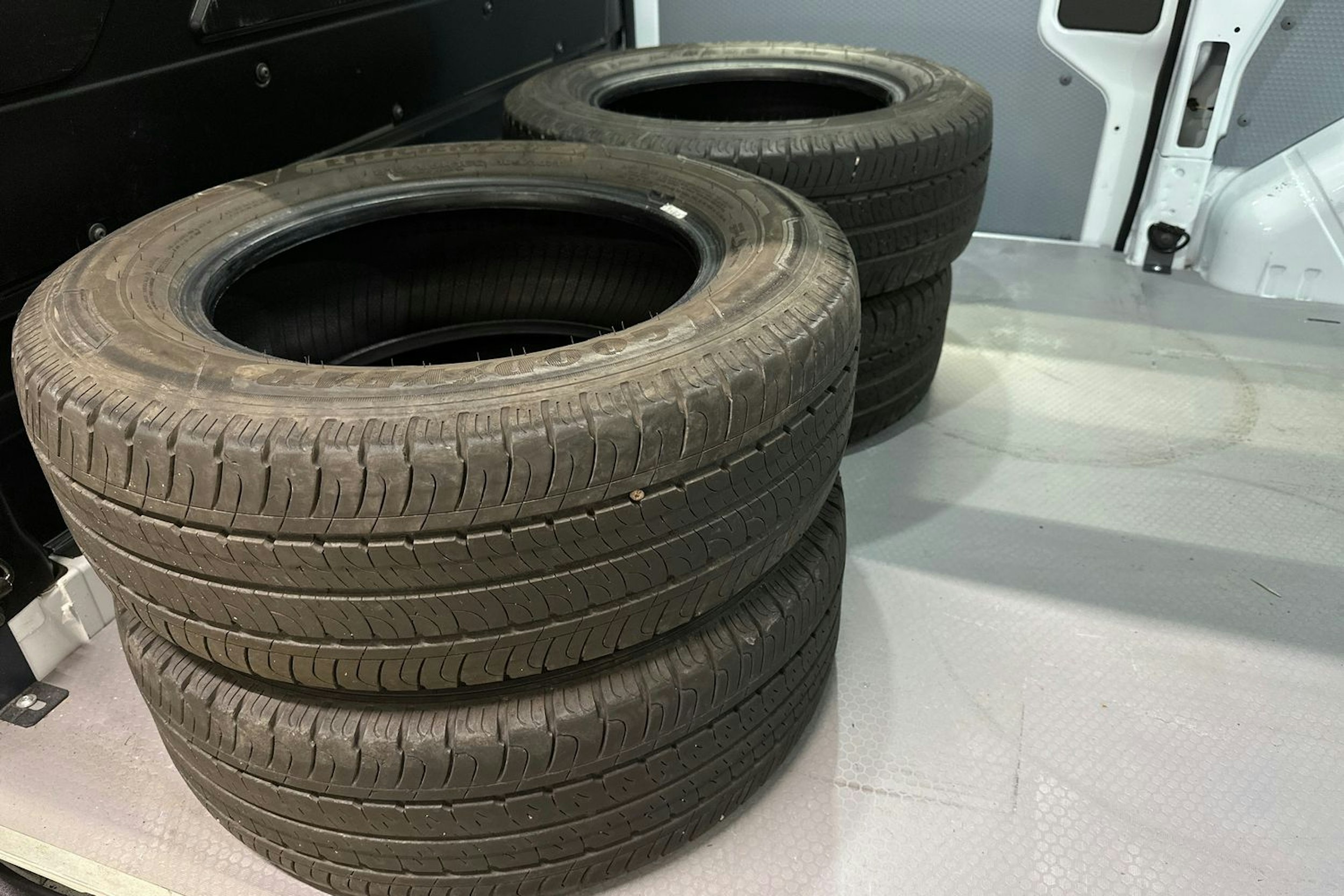 valkoinen Ford Transit Custom 2023 kuva 31.