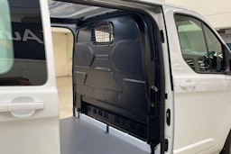 valkoinen Ford Transit Custom 2023 kuva 14.