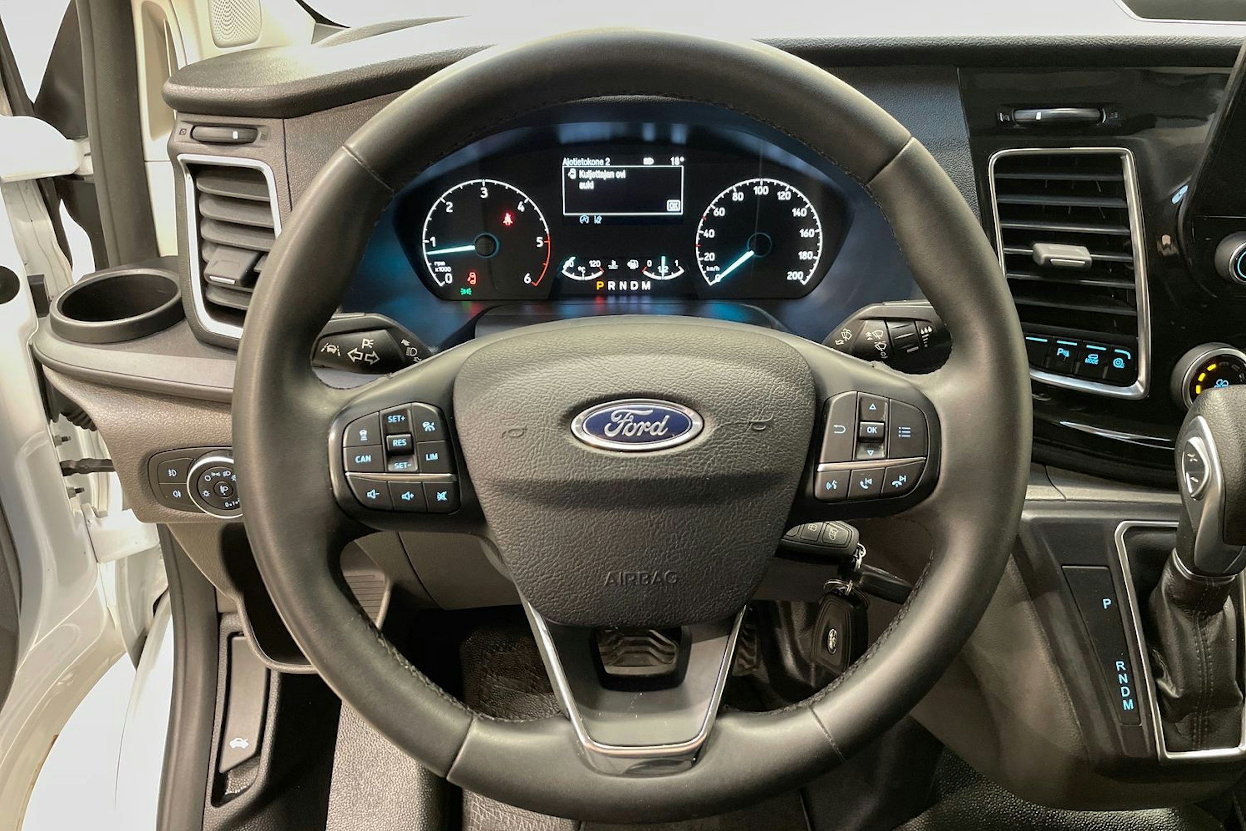 valkoinen Ford Transit Custom 2023 kuva 17.