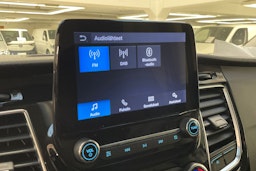 valkoinen Ford Transit Custom 2023 kuva 22.