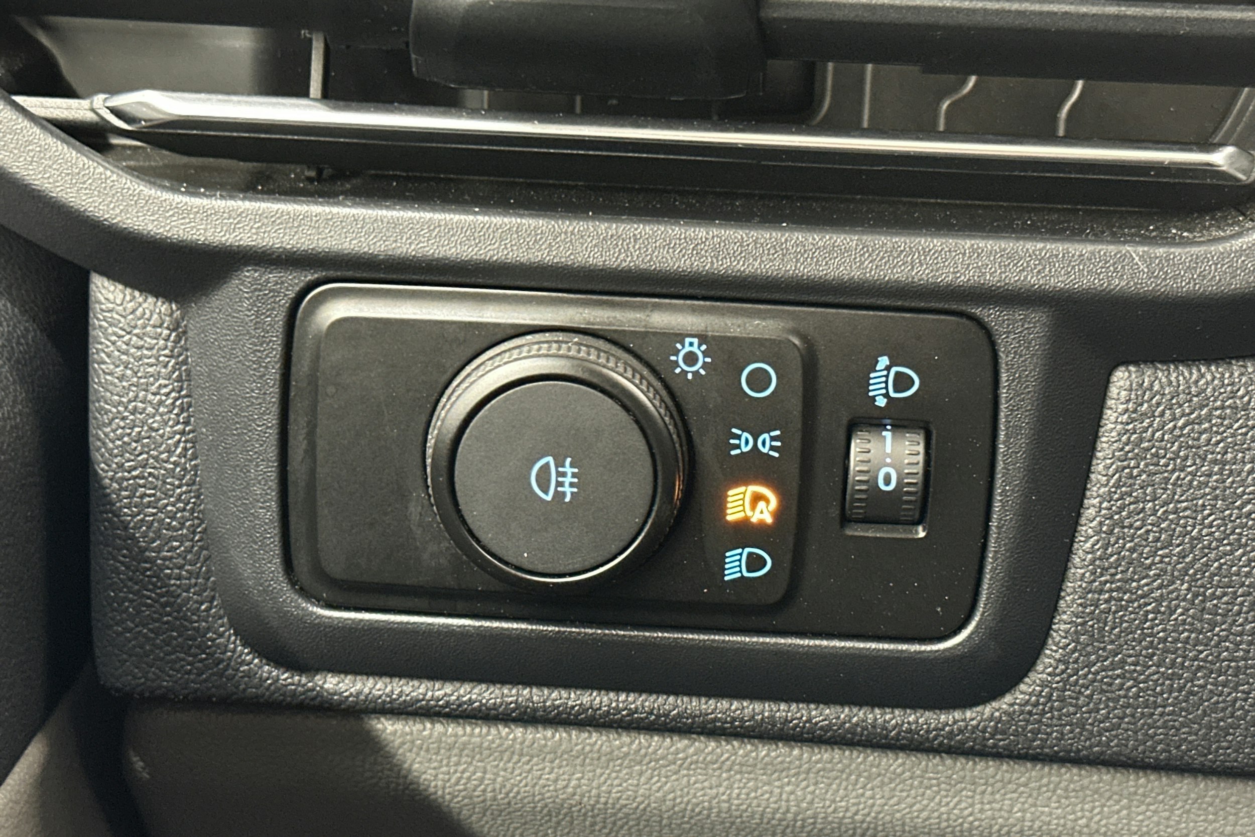 harmaa Ford Transit Custom 2023 kuva 19.