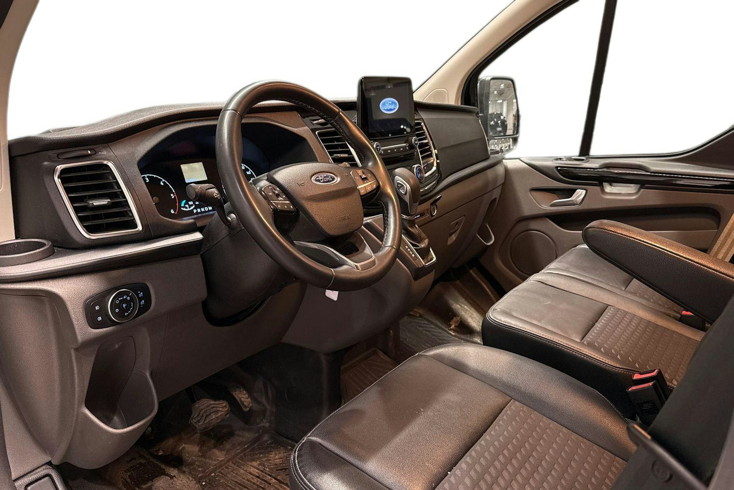 musta Ford Transit Custom 2023 kuva 3.