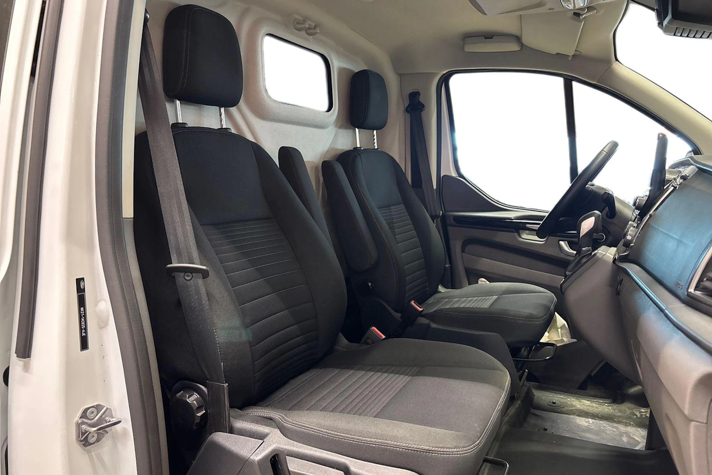 valkoinen Ford Transit Custom 2023 kuva 11.