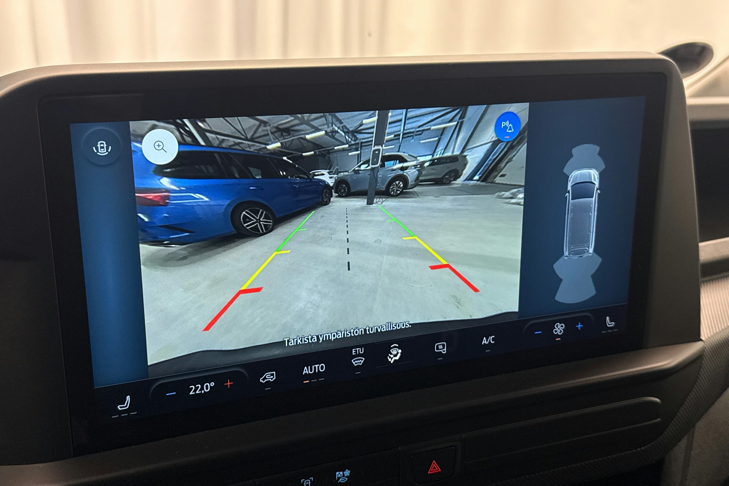 valkoinen Ford Transit Custom 2024 kuva 19.