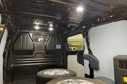 musta Ford Transit Custom 2024 kuva 17.