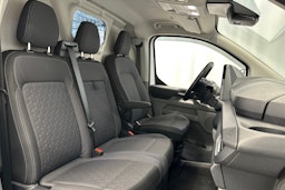 valkoinen Ford Transit Custom 2024 kuva 11.