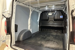 valkoinen Ford Transit Custom 2024 kuva 21.