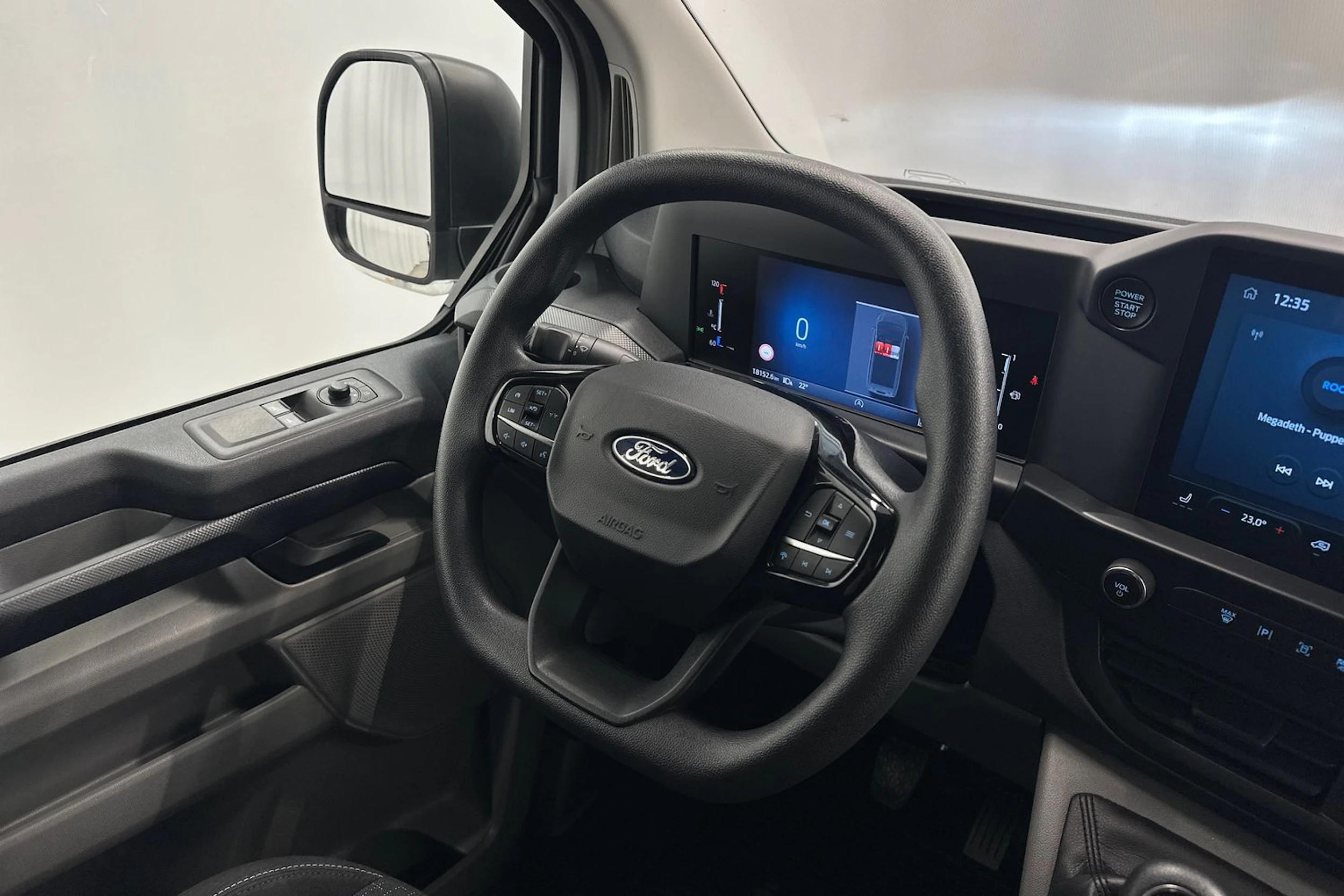 valkoinen Ford Transit Custom 2024 kuva 10.