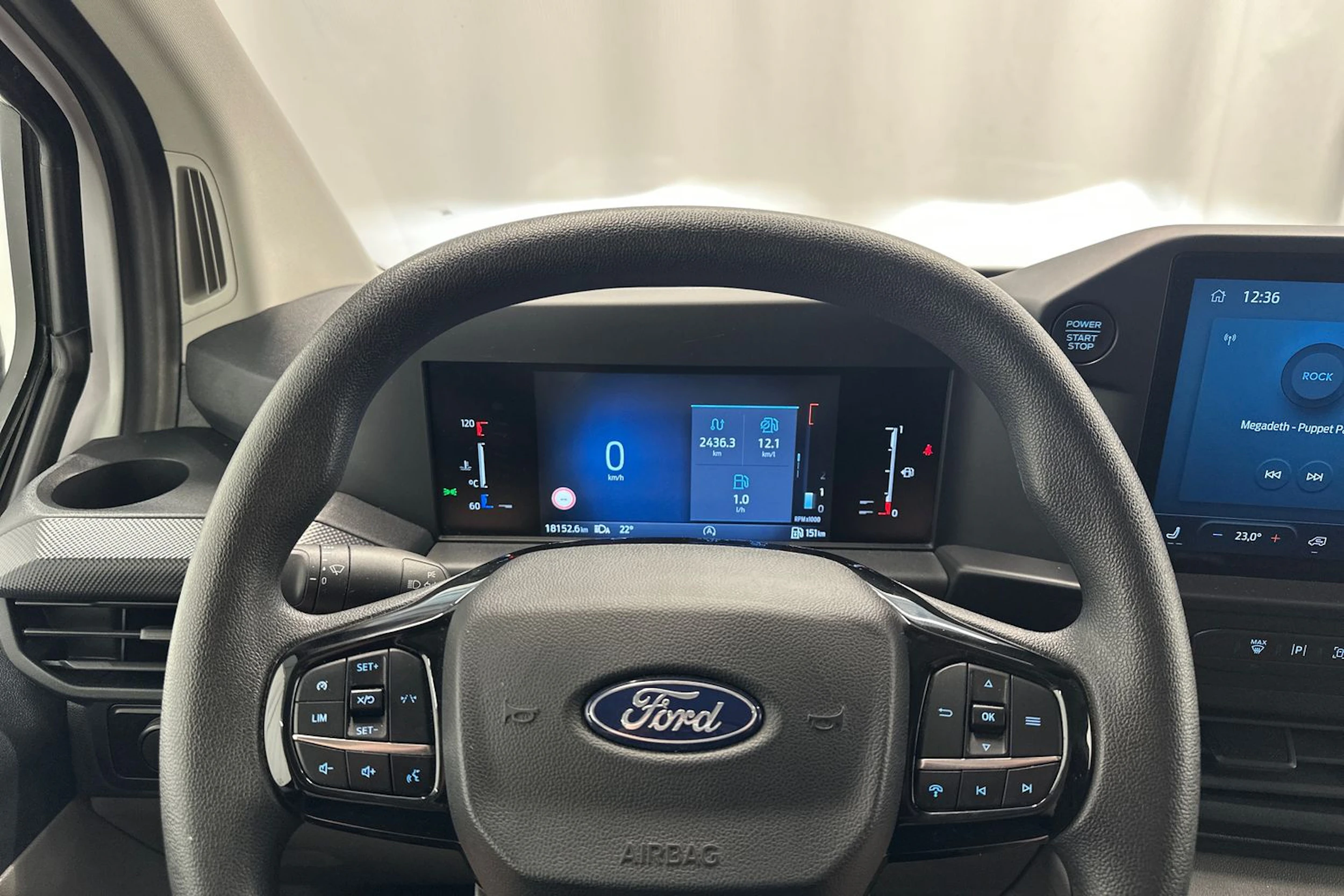 valkoinen Ford Transit Custom 2024 kuva 13.