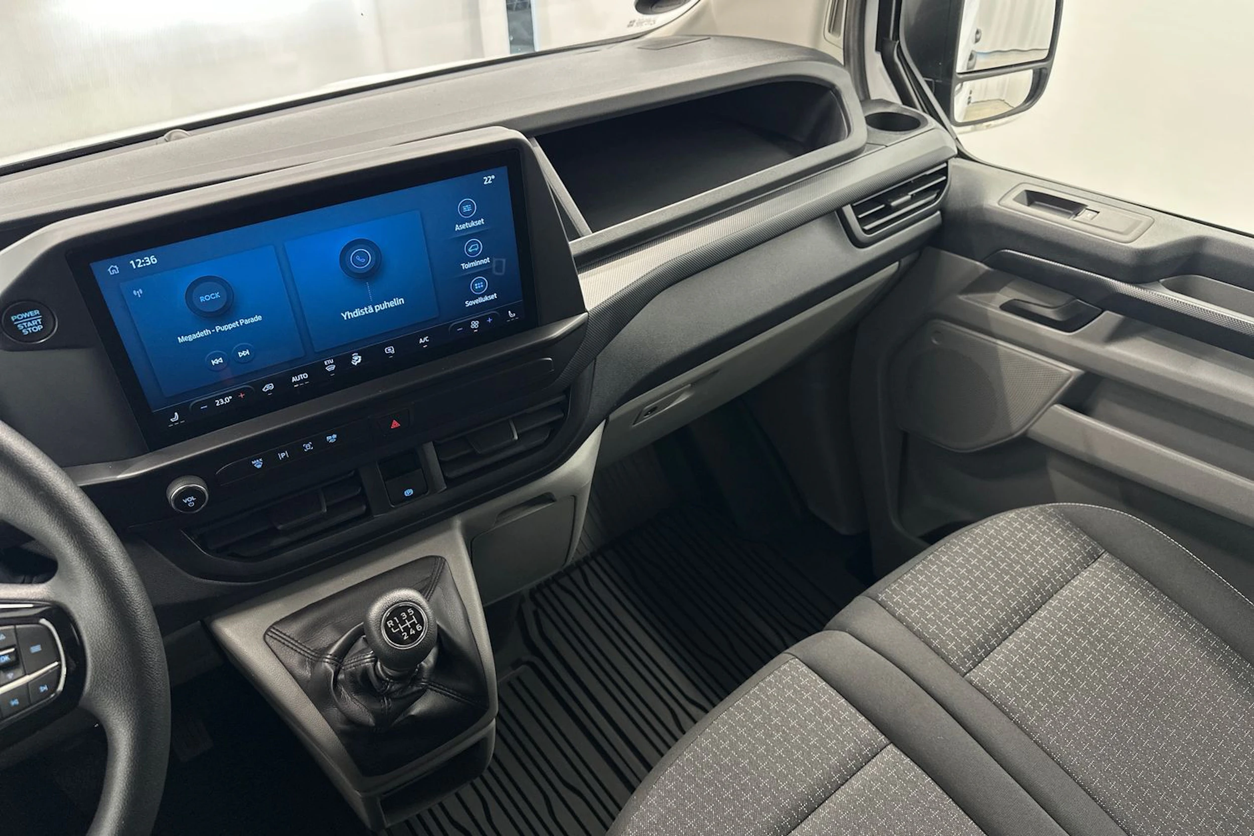 valkoinen Ford Transit Custom 2024 kuva 14.