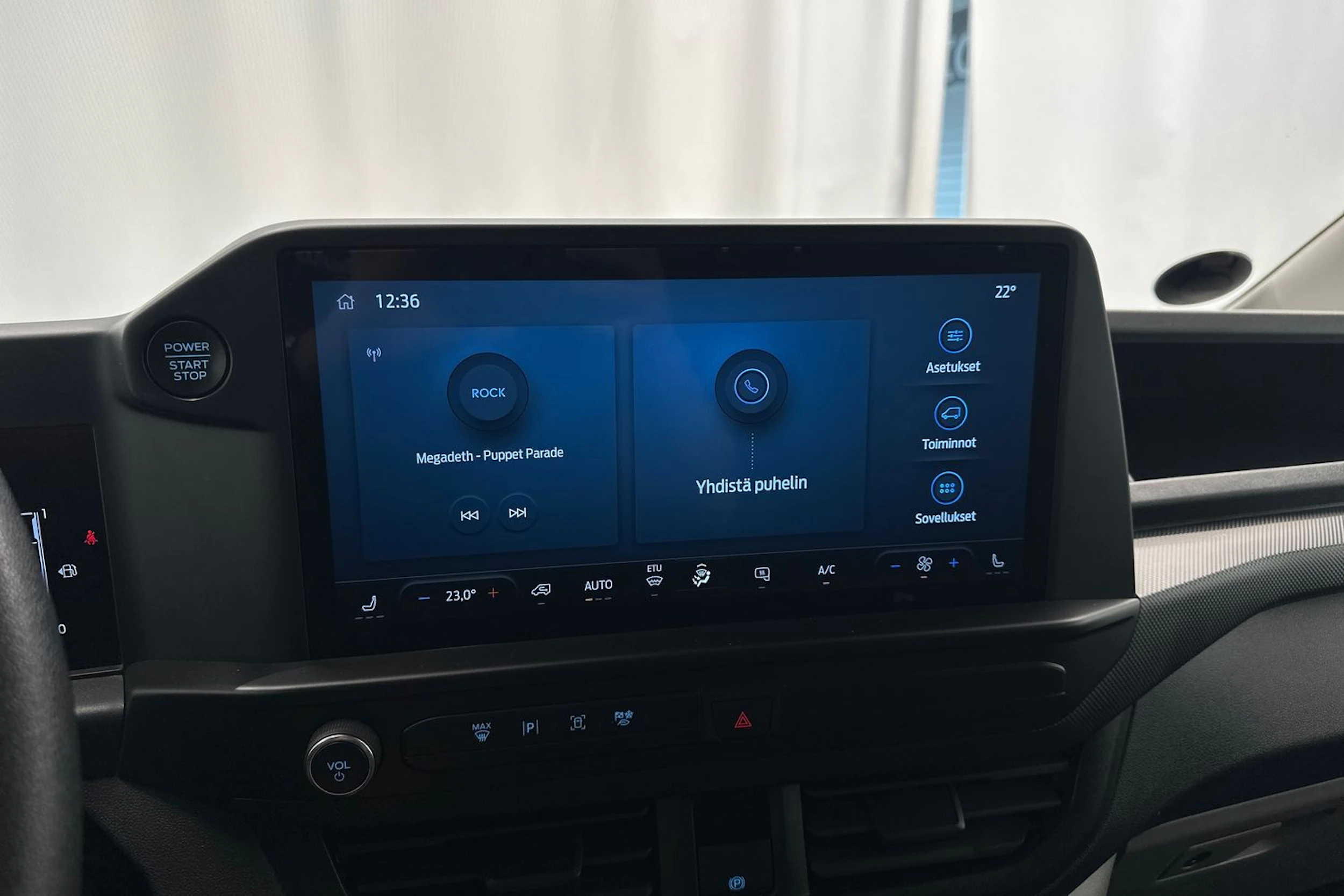 valkoinen Ford Transit Custom 2024 kuva 15.