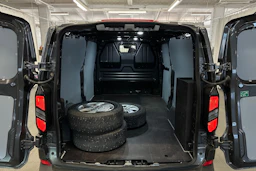 harmaa Ford Transit Custom 2025 kuva 17.