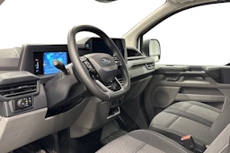 valkoinen Ford Transit Custom 2025 kuva 6.