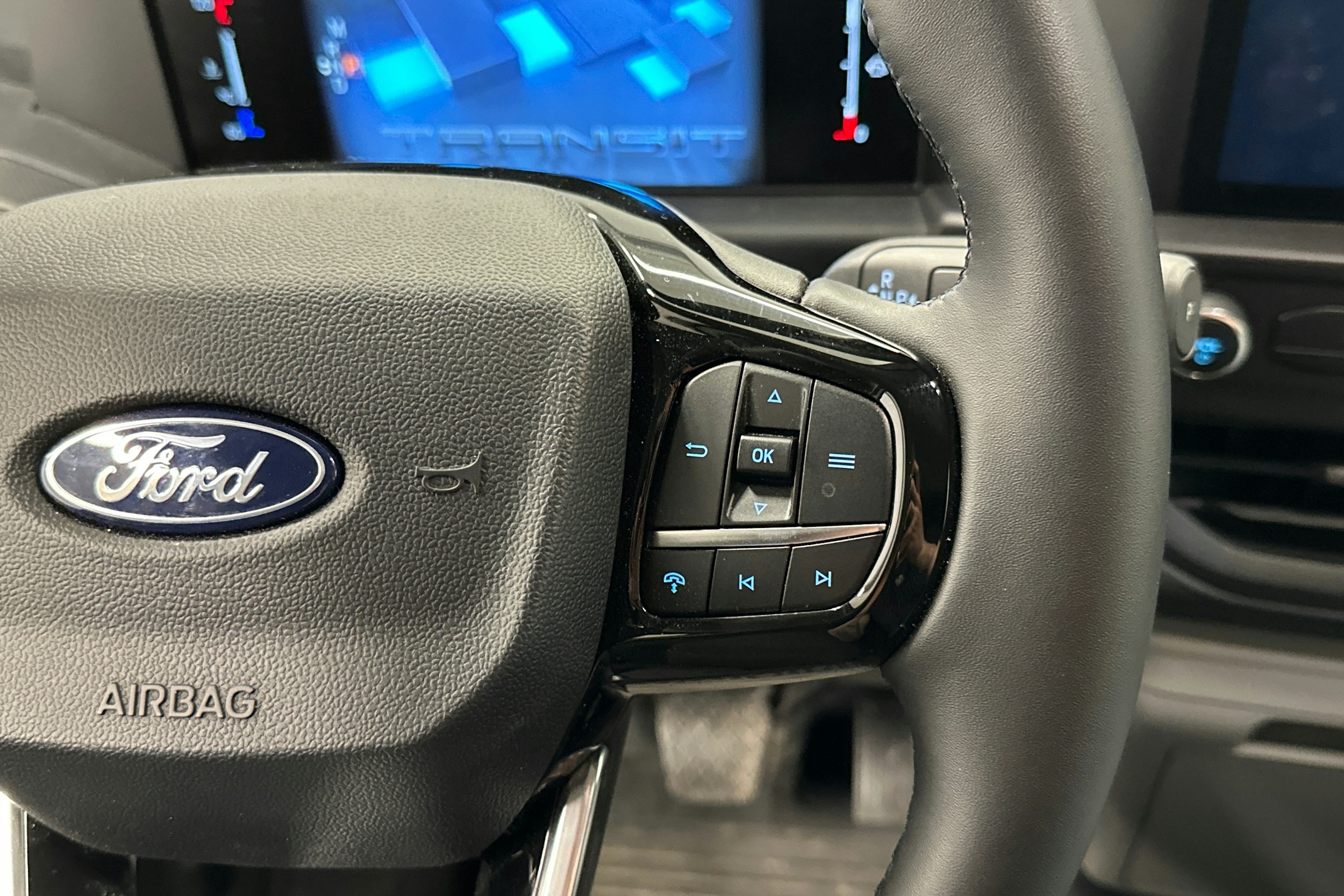 valkoinen Ford Transit Custom 2025 kuva 12.