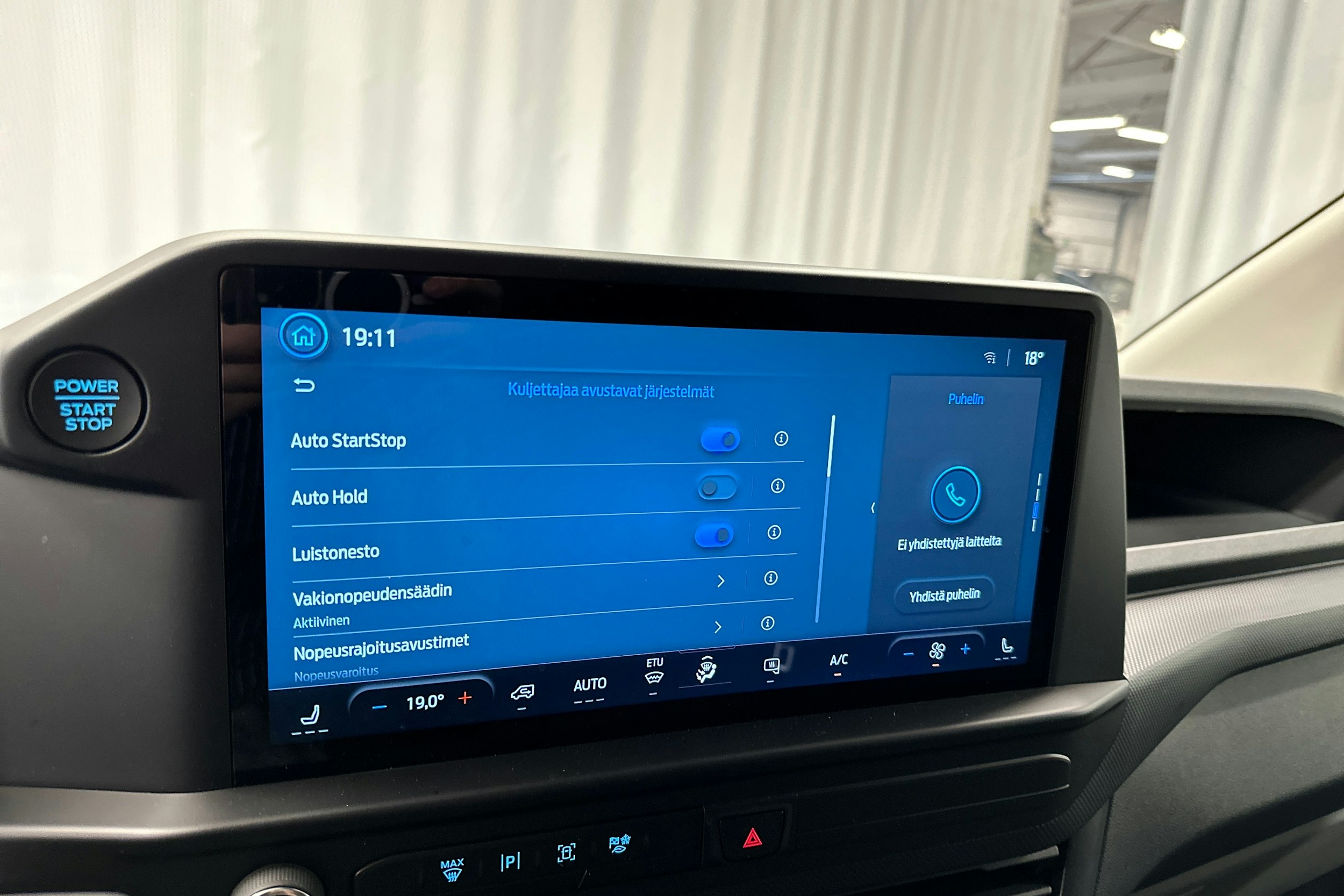 valkoinen Ford Transit Custom 2025 kuva 17.