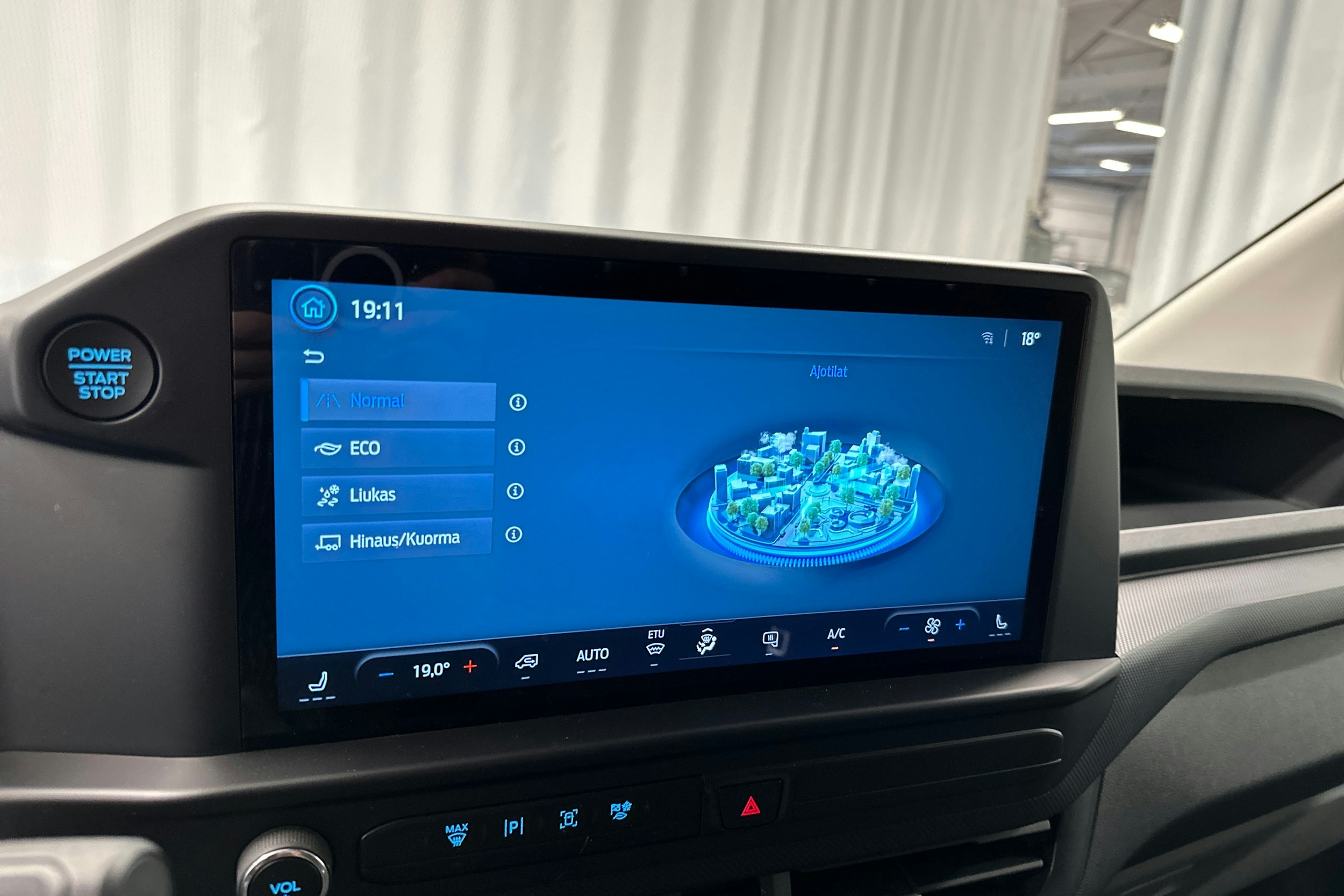 valkoinen Ford Transit Custom 2025 kuva 20.