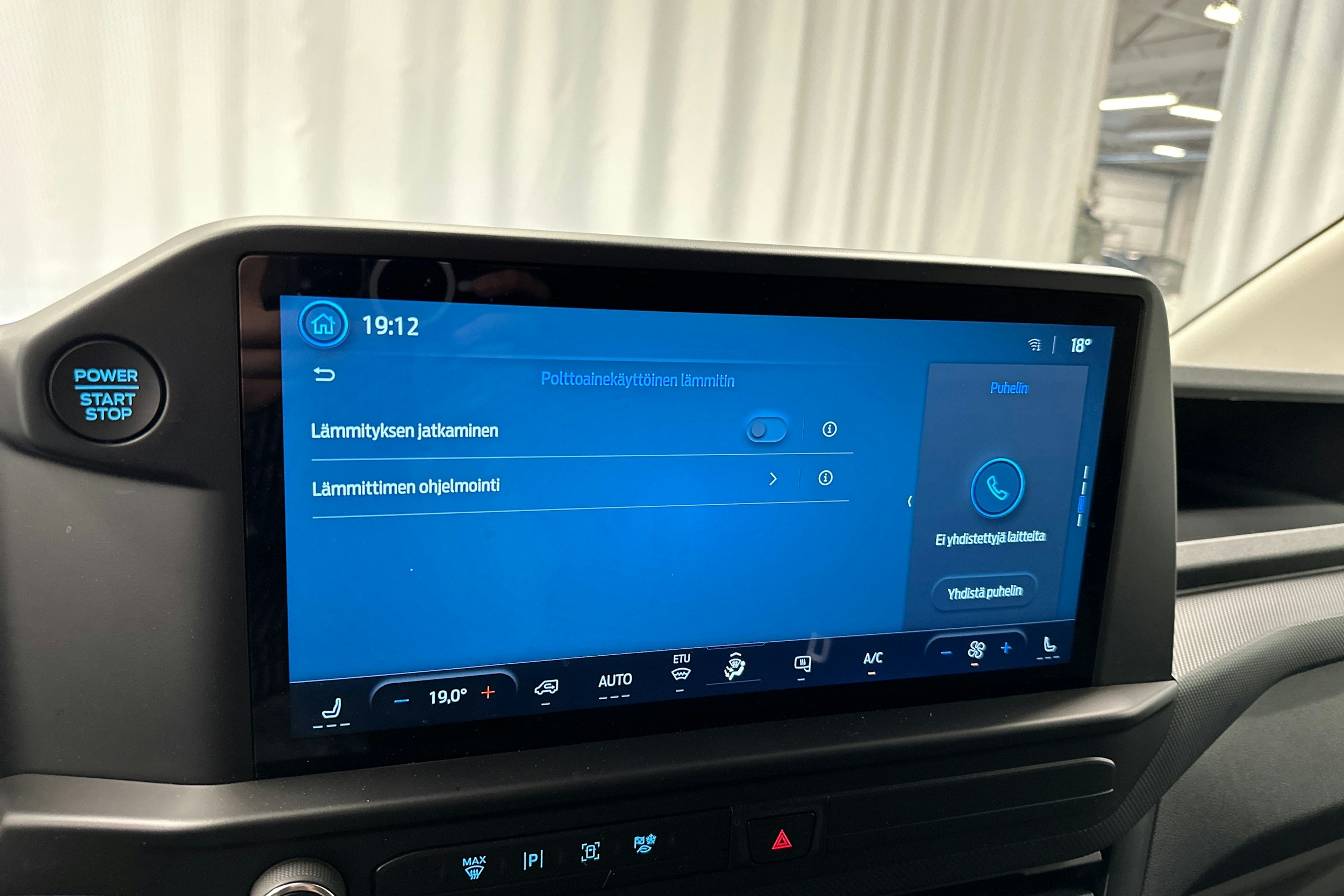 valkoinen Ford Transit Custom 2025 kuva 21.