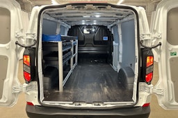 valkoinen Ford Transit Custom 2025 kuva 24.