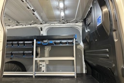 valkoinen Ford Transit Custom 2025 kuva 26.