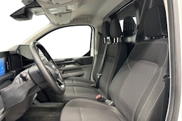 valkoinen Ford Transit Custom 2025 kuva 8.