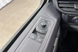 valkoinen Ford Transit Custom 2025 kuva 14.