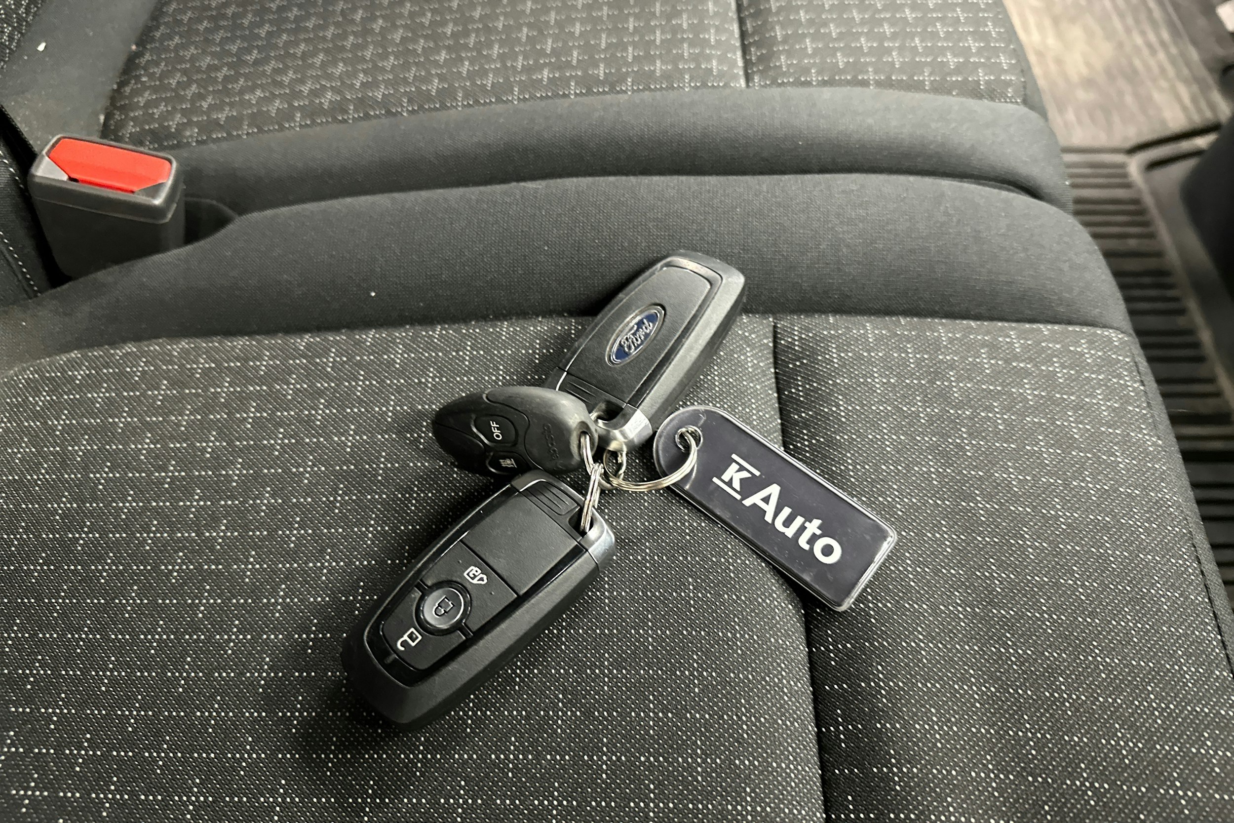 valkoinen Ford Transit Custom 2025 kuva 28.