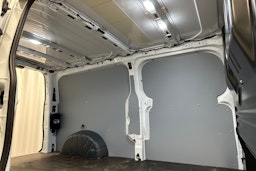 valkoinen Ford Transit Custom 2025 kuva 24.