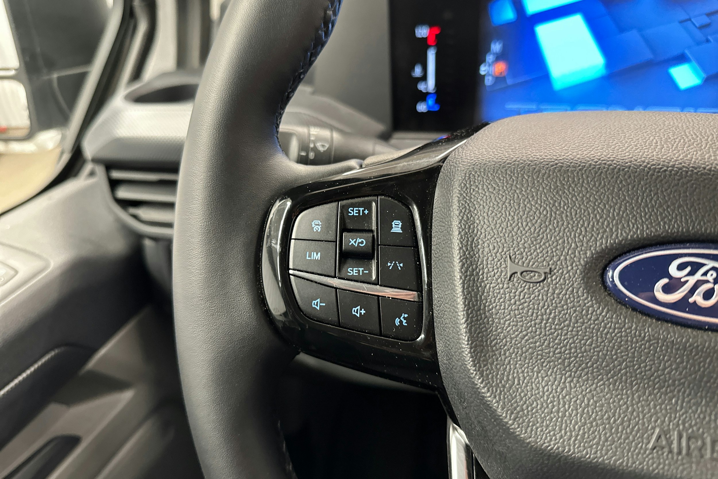 valkoinen Ford Transit Custom 2025 kuva 11.