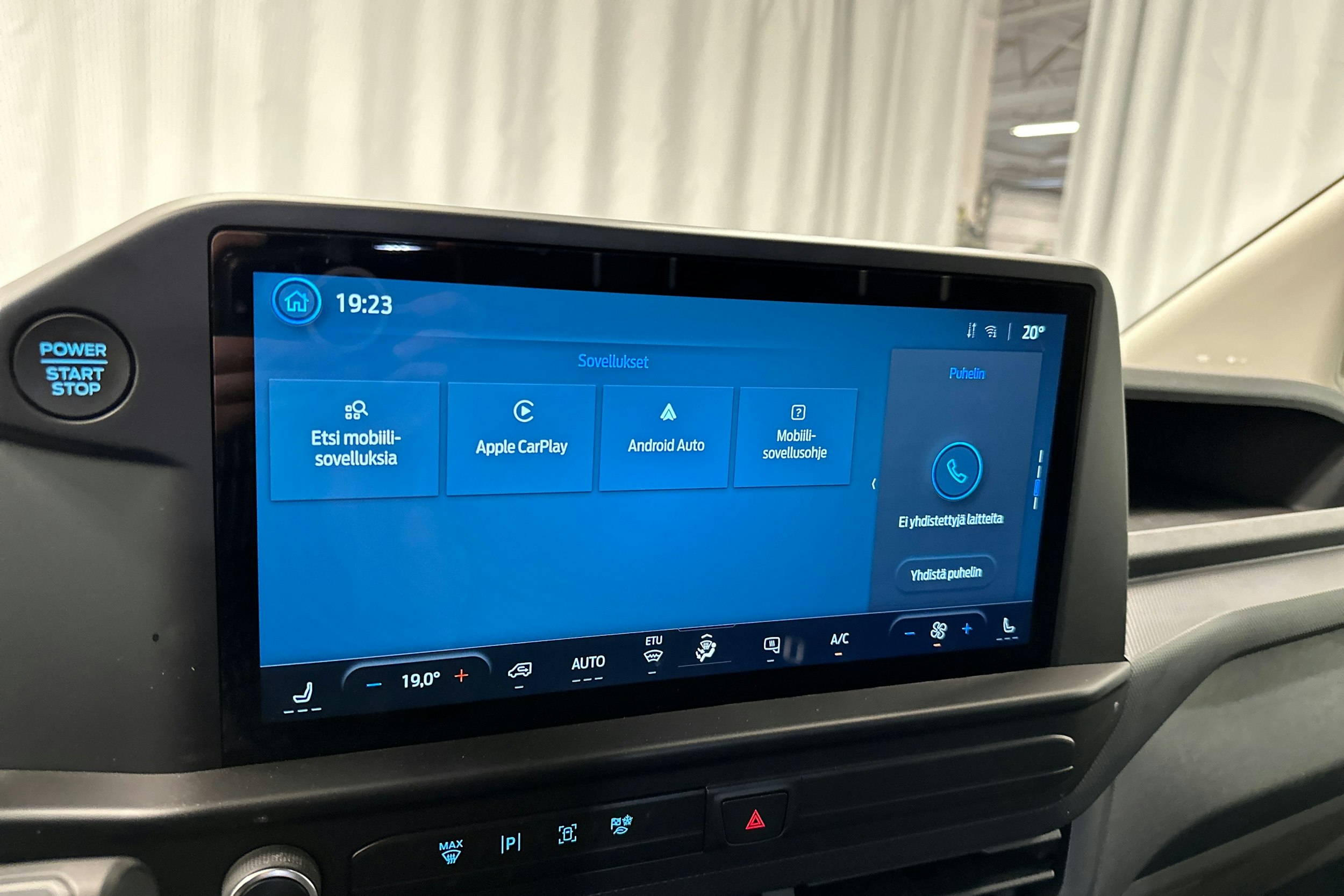 valkoinen Ford Transit Custom 2025 kuva 20.