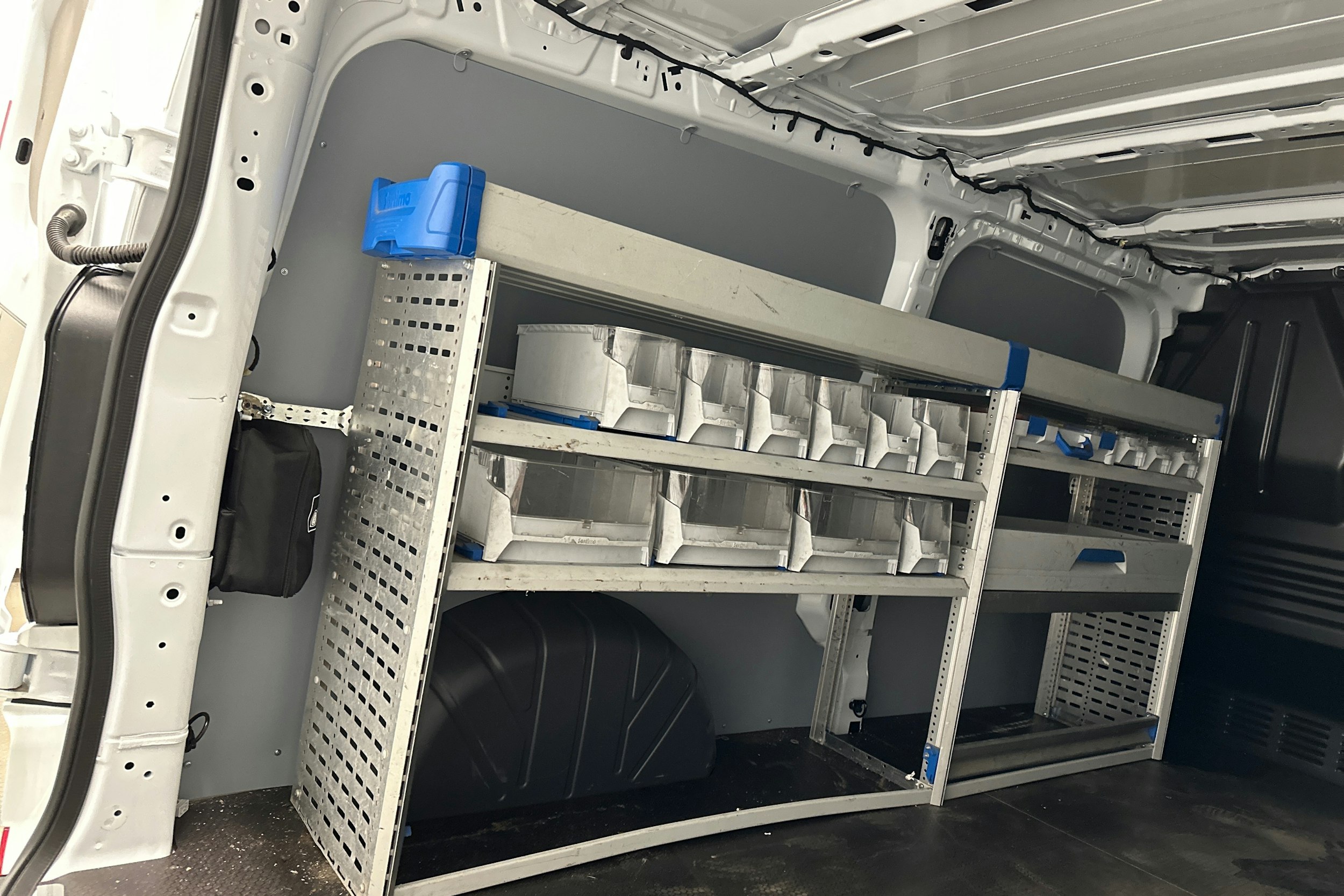 valkoinen Ford Transit Custom 2025 kuva 25.