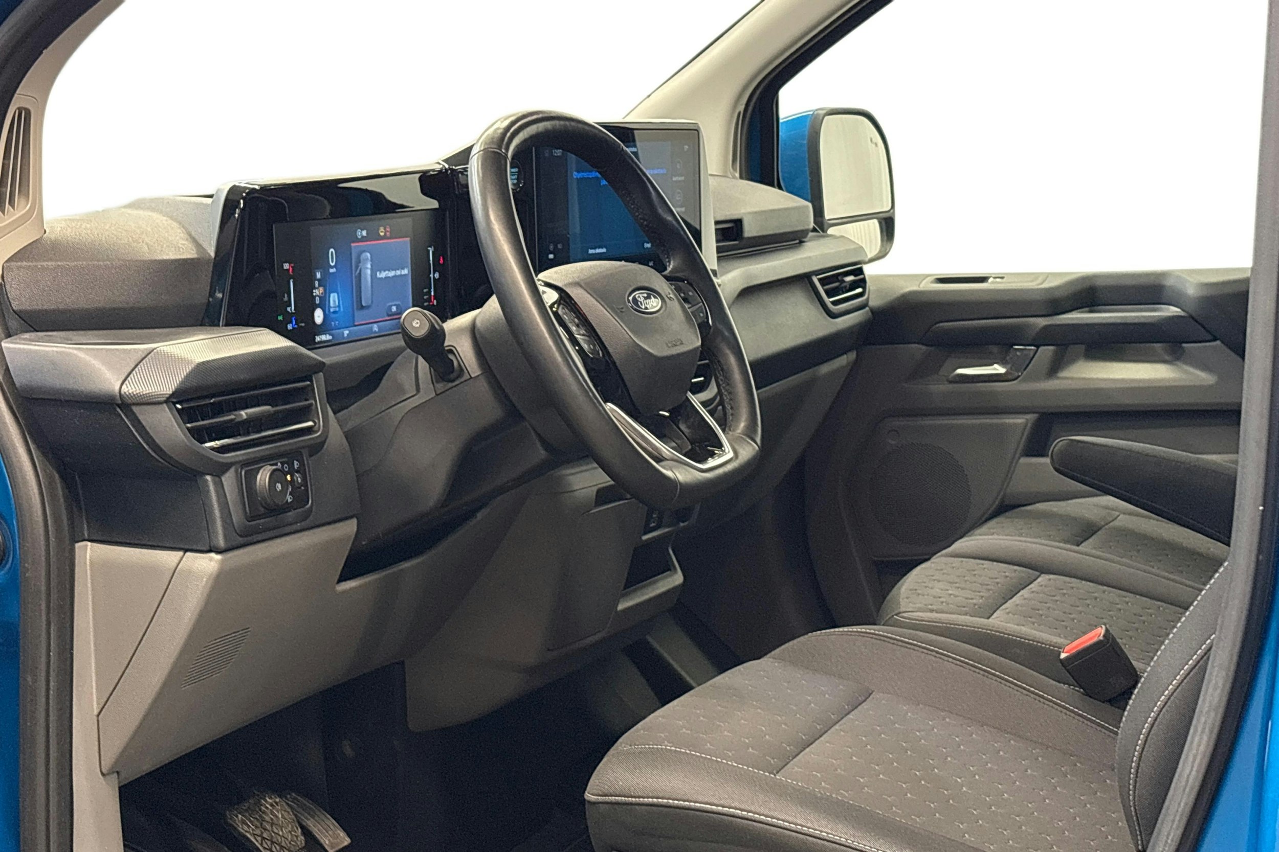 sininen Ford Transit Custom 2025 kuva 8.